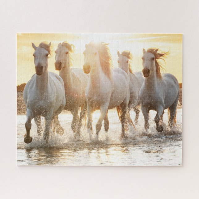 Puzzle Caballos blancos en la playa al atardecer (Horizontal)
