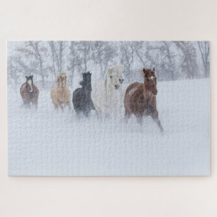 Puzzle Caballos corriendo a través de la nieve