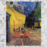 Puzzle Cafe Terrace de noche por Vincent van Gogh<br><div class="desc">Cafe Terrace en la Place du Forum de Vincent van Gogh es una pintura de paisaje arquitectónico vintage post impresionismo arquitectónico. Vistas al exterior de un restaurante con mesas, sillas, camareros y comedores. Una hermosa noche con estrellas en el cielo en Arles, Francia. Sobre el artista: Vincent Willem van Gogh...</div>