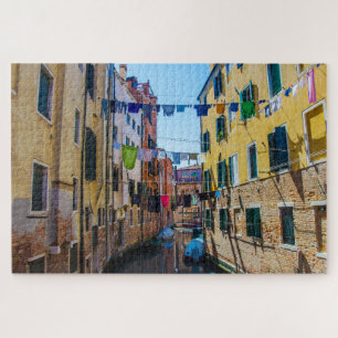Puzzle Calle de Venecia con ropa lavada de lavado de ropa