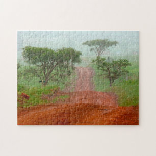 Puzzle Camino de Tierra Roja Niebla Veldt Sudáfrica.