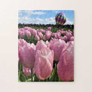 Puzzle Campo de Tulipanes Rosados con Globo Aerostático,