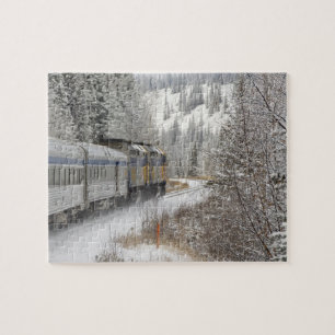 Puzzle Canadá, Alberta. Tren de nieve de VIA Rail entre