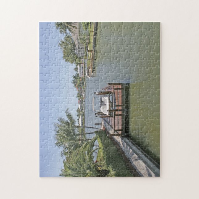 Puzzle Casas y muelles en el canal Marco Island Florida (Vertical)
