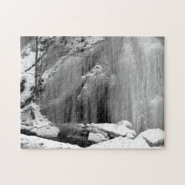 Puzzle Cascada congelada en blanco y negro