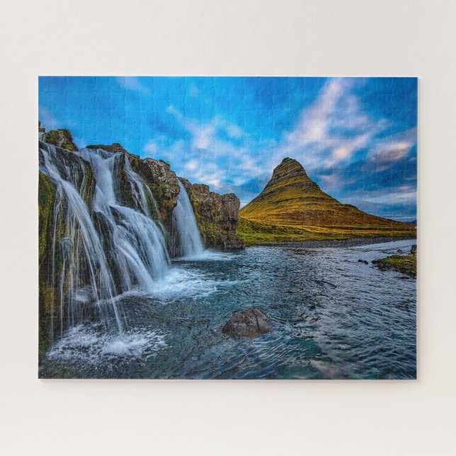 Puzzle Cascada de agua de Jigsaws kirkjufall en Islandia. (Horizontal)