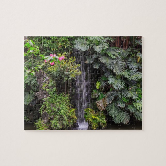 Puzzle Cascada en el exuberante jardín, China (Horizontal)