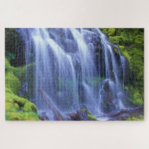 Puzzle Cascada Proxy en las montañas Cascade central de O