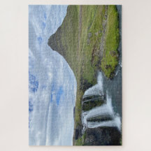 Cascadas de Kirkjufellsfoss y montaña en Islandia