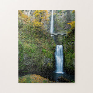 Puzzle Cascadas Multnomah en otoño en la garganta de Colu