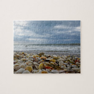 Puzzle Cascos de mar a orillas del mar - 8x10 - 110 pcs