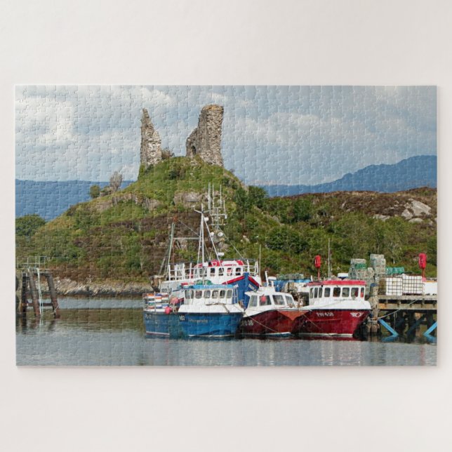 Puzzle Castillo de Moil y barcos de pesca, Escocia (Horizontal)
