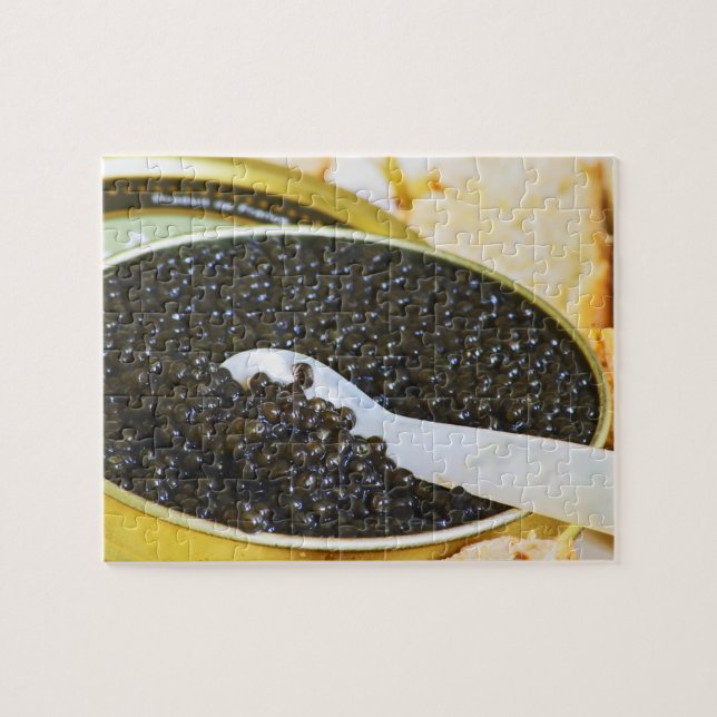 Puzzle Caviar negro y una cuchara de nácar para (Horizontal)