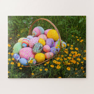 Puzzle Cesta de huevos de Pascua cosidos a mano con flore