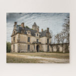 Puzzle Chateau francés de fantasía abandonada<br><div class="desc">El exterior de ensueño artístico imaginativo del castillo francés abandonado,  con tejado de barro,  torretas,  entrada en arco y obras de piedra ornamentadas.</div>