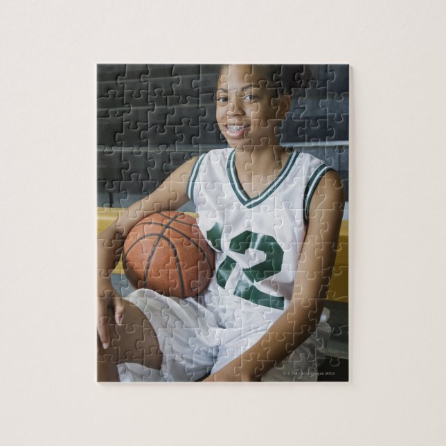 Puzzle Chica adolescente (13-15) con uniforme de balonces (Vertical)