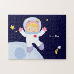 Puzzle Chica astronauta niño personalizado<br><div class="desc">El rompecabezas de rompecabezas personalizado presenta un tema espacial genial. Personalice con el nombre,  el monograma,  las iniciales o el texto de su elección para un regalo de su clase. Estudio de cacao.</div>