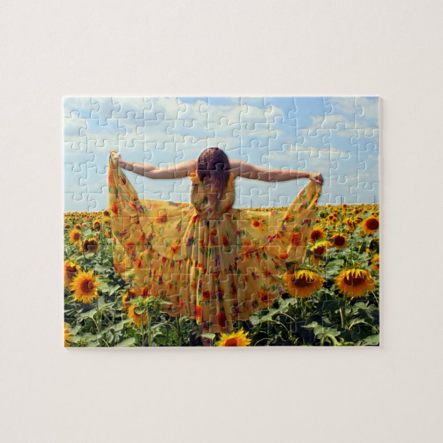 Puzzle Chica en campo del girasol (Horizontal)