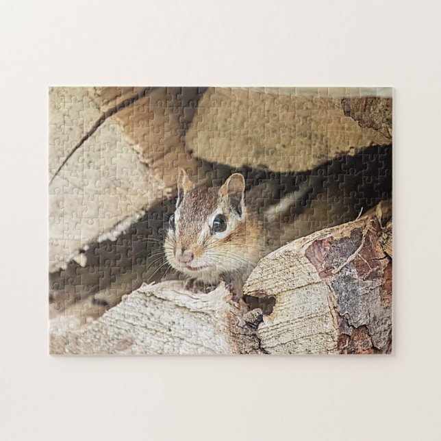 Puzzle Chipmunk en una pila de madera (Horizontal)