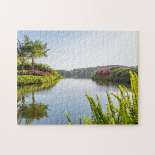 Puzzle Cielo reflejado en el lago tropical inmóvil