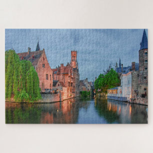 Puzzle Ciudad antigua y torre Belfry de noche en Brujas