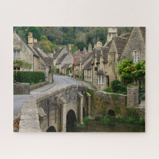 Puzzle Ciudad pintoresca del castillo de Combe en Cotswol