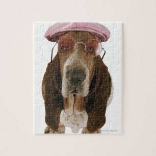 Puzzle Colgante basset en gafas de sol y gorra