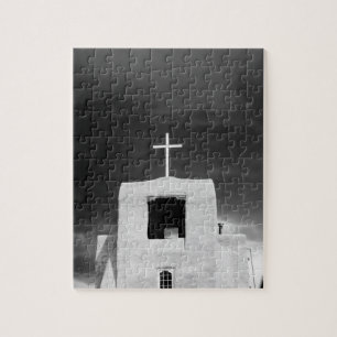 Puzzle Cruz en la iglesia más antigua, San Miguel, Santa 