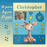 Puzzle Cuidada girafa foto nombre niños azules amarillos<br><div class="desc">Rompecabezas de 30 piezas para los niños. Con una tierna jirafa,  con estrellas y corazones de amor. Añadir un nombre,  inicial y una foto. Esquema de colores: idea de regalo para niños azul y amarillo.</div>