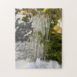 Puzzle Delicados iciculos colgando de un arbusto