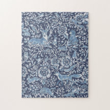 Desafiando la naturaleza blanca y azul de los anim