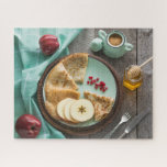 Puzzle Desayuno Rústico Sabroso Crepes Manzanas Alimentos<br><div class="desc">Este magnífico rompecabezas presenta deliciosos crepes de desayuno y manzana con miel en una mesa rústica.</div>