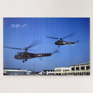 Puzzle Dos helicópteros Sikorsky YR-4B en vuelo
