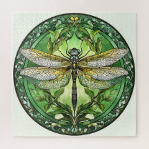 Dragonfly ordenado con marco floral verde