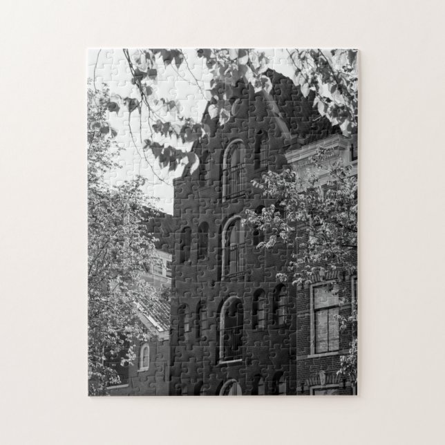 Puzzle Edificio histórico blanco y negro en Ámsterdam (Vertical)