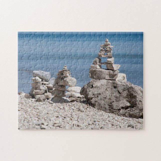 Puzzle EE. UU., Michigan. Torres de piedra en la playa (Horizontal)