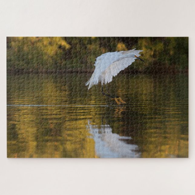 Puzzle Egret en vuelo sobre el estanque dorado (Horizontal)