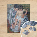Puzzle El baño del niño | Mary Cassatt<br><div class="desc">El baño infantil (1893) de la impresionista estadounidense Mary Cassatt. El arte original es una pintura al óleo sobre lienzo que representa un retrato de una madre dándole a su hijo pequeño un baño. Utilice las herramientas de diseño para agregar texto personalizado o personalizar la imagen.</div>