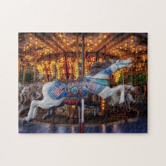 Puzzle El caballo del carrusel y felices coloridos van