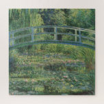 Puzzle El estanque Water-Lily, la pintura de aceite paisa<br><div class="desc">Claude Monet, 1899, GIverny, Francia aceite sobre lienzos, en su mayoría monocromático paisaje de arte fino, pintura al óleo impresionista que representa un tranquilo estanque tranquilo lleno de nenúfares color rosa pálido y ribetes de lirios verdes, con un puente verde sobre él. Se pueden ver sauces llorosos y otros árboles...</div>