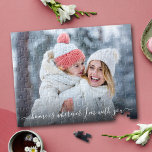 Puzzle El Hogar De La Foto De DIY Está Con La Cita De Gui<br><div class="desc">"El hogar está donde quiera que esté contigo". Expresa admiración por sus seres queridos con este simple, moderno y elegante rompecabezas de fotos personalizado con una tipografía de escritura dulce y blanca escrita a mano que sobrepone la preciada foto de tu elección. Un gran regalo para ti o para tus...</div>