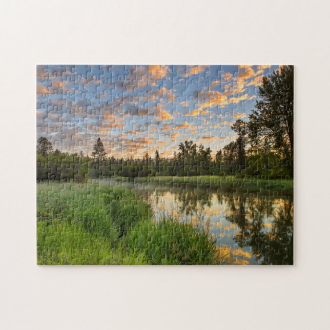 Puzzle El río Whitefish con hermosas nubes al amanecer (Horizontal)