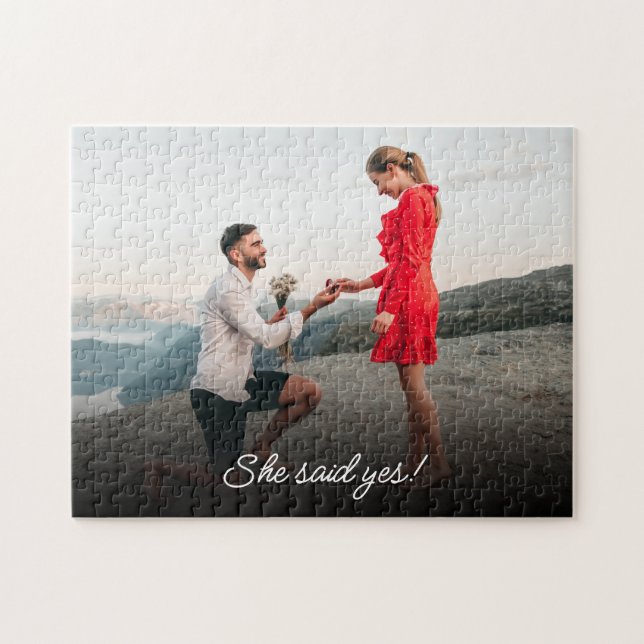 Puzzle ¡Ella dijo que sí! Anuncio personalizado de compro (Horizontal)