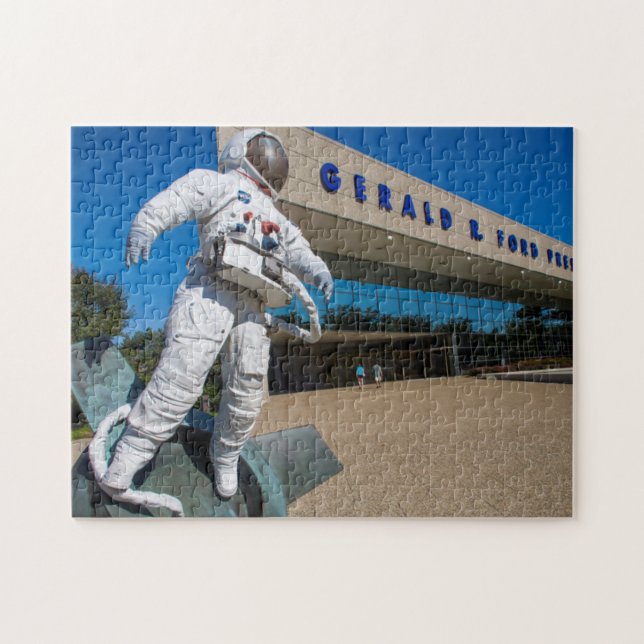 Puzzle Escultura de hombre en el espacio (Horizontal)