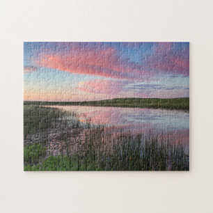 Puzzle Estanque de pradera refleja nubes brillantes del a