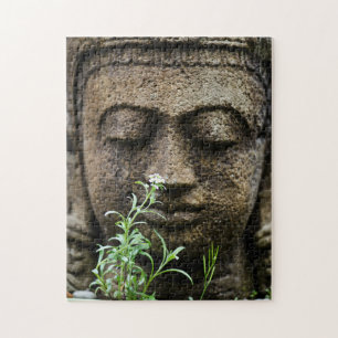 Puzzle Estatua de jardín de piedra con flor