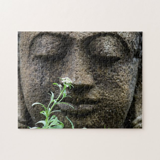 Puzzle Estatua de jardín de piedra con flor (Horizontal)