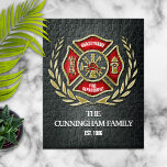 Puzzle Familia de bomberos personalizada<br><div class="desc">Fantástico nombre de familia del bombero,  cruz maltesa personalizada sólo para su familia</div>