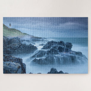 Puzzle Faro de Hill Mountain en un mar tormentoso