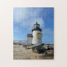 Faro de Nantucket con corona de primavera
